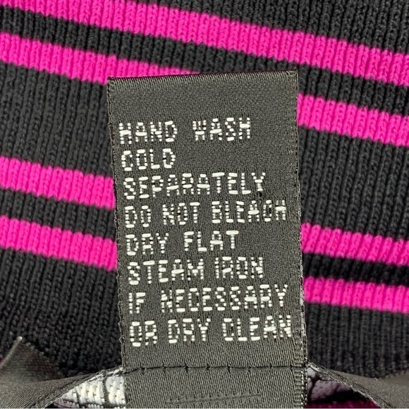 Cable & Gauge Fuchsia Pink Black Striped Knit Blouse Off Shoulder Large - Picture 8 of 8